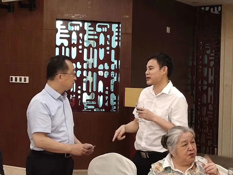 公司董事长受邀参加叶选宁四周年忌辰纪念活动